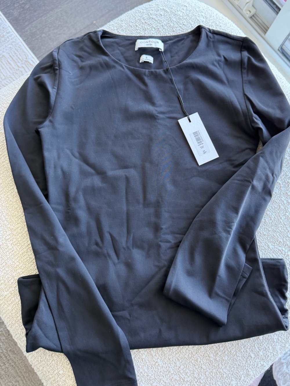 BNWT Aritiza Contour Basics Black Long Sleeve Top